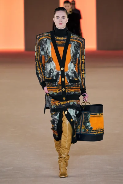 Look 26